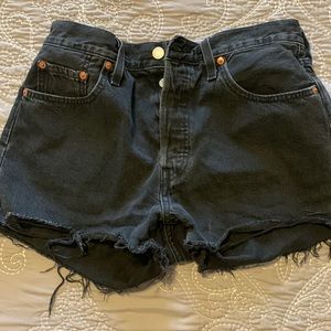 Levi’s cutoff denim shorts size 29